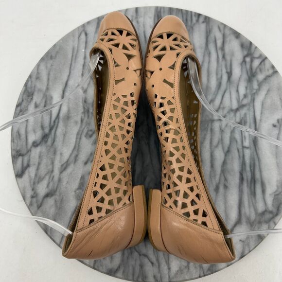Stuart Weitzman Flats Womens 7.5 Nude Leather Slip On Laser Cut Closed Toe Shoe - Picture 6 of 11
